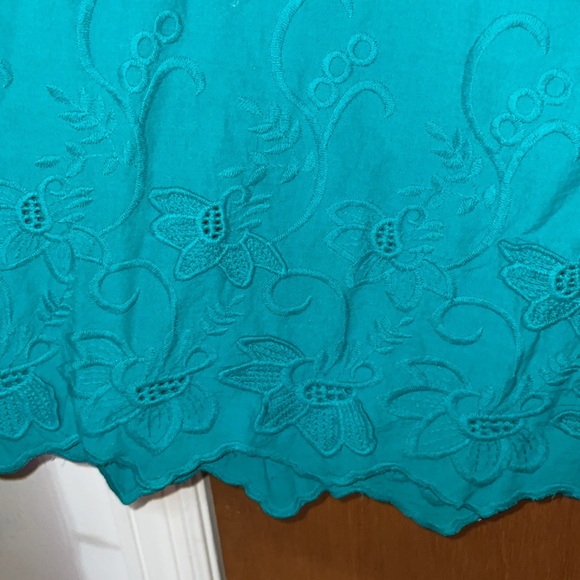 •ISABEL MATERNITY•KELLY GREEN EMBROIDERED FLORAL V NECK TANK TOP SIZE LARGE - Picture 5 of 9